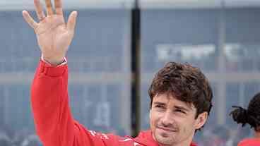 Leclerc renova contrato com a Ferrari até 2031