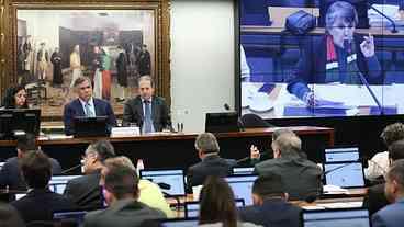 Redução da maioridade penal para 16 anos avança na Câmara