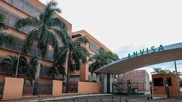 Anvisa Recolhe Lotes de Antibióticos por Contaminação