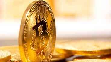 Bitcoin enfrenta desvalorização histórica