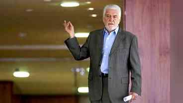 Wagner, antes de conversar com Lula sobre seu cargo,...