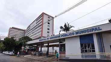 Funcionários relatam riscos em obra de hospital municipal...