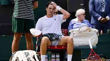 João Fonseca se despede de Wimbledon após derrota
