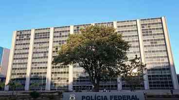 Polícia deflagra operação contra lavagem de dinheiro do PCC