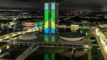 A democracia brasileira exige vigilância permanente