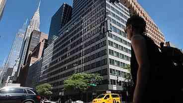 Prédio em NY é estabilizado após risco de desabamento