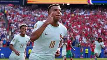França bate Marrocos e é a primeira semifinalista da Copa