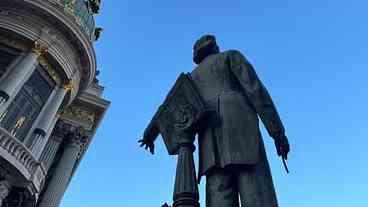 Estátua de maestro tem batuta furtada no Centro do Rio
