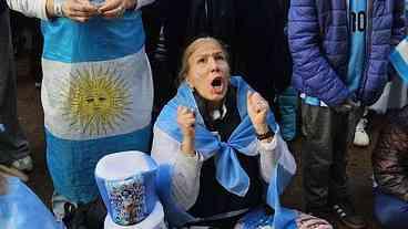 Argentina homenageia Messi e celebra vice da Copa