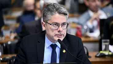 PGR prossegue com ação contra o senador Alessandro Vieira...