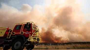 Incêndios e tempestades agravam crise climática na Europa