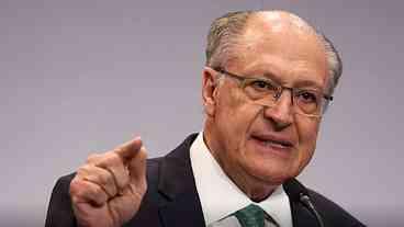 Alckmin, mesmo fora do ministério, lidera reação ao...