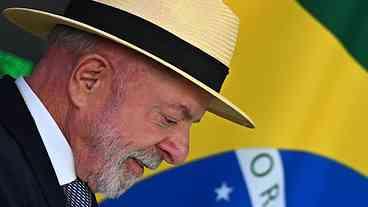 Lula diz que mentiras não derrotarão o Brasil