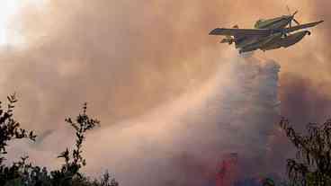 Incêndios provocam evacuação em massa na França e Espanha