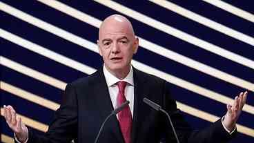 Dirigentes se afastam de Infantino em meio à crise