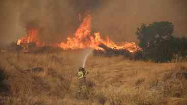 Prefeito próximo a Atenas é preso por suspeita de incêndio florestal