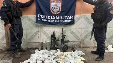 Operação policial prende quatro e apreende fuzis na Zona Oeste