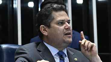 Alcolumbre libera Plenário para votar PEC pelo fim da escala 6x1