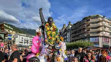Montreux reúne fãs para celebrar os 80 anos de Freddie Mercury