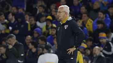 Dorival projeta duelo decisivo após derrota em Buenos Aires