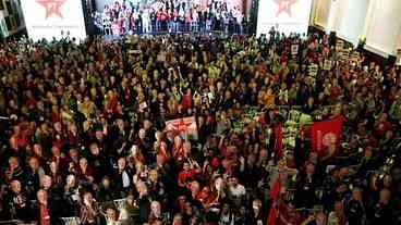 Militantes petistas se mobilizam, na reta final da campanha presidencial
