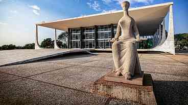 Mendonça recua no caso da santa e impõe derrota à direita