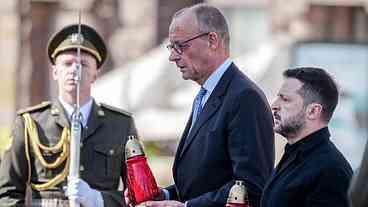 Ataques russos atingem Kiev durante visita de Friedrich Merz