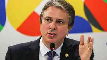 Senador Camilo Santana passa a integrar direção da campanha petista