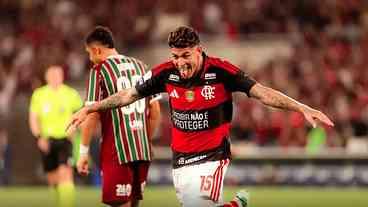 Flamengo segue no topo do Brasileirão após clássicos