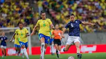 Seleção feminina encerra testes com empate diante da Argentina