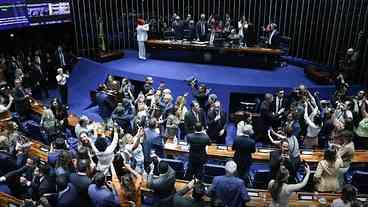 Mídia estrangeira destaca avanço de Lula pelo fim da escala 6x1