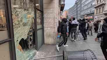 Novos protestos em Milão terminam em saques e vandalismo