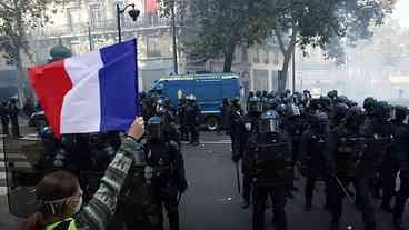 Manifestantes se mobilizam apesar de declaração de Macron