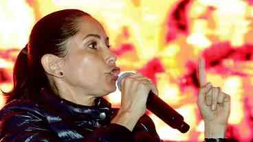 Equador detém ex-candidata presidencial Luisa González