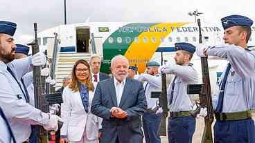 Lula desembarca em Lisboa e quer ampliar diálogo com europeus