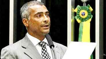 Senador Romário é internado no Rio com quadro de infecção localizada