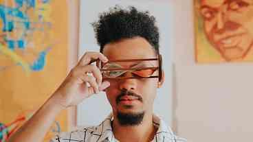 Artista expõe no Espaço Sérgio Porto obras sobre o cotidiano nos subúrbios