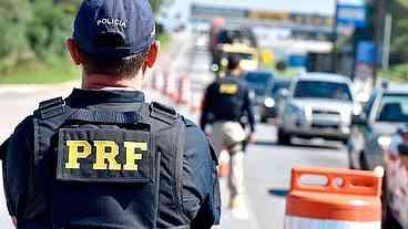 Menina baleada por agente da PRF permanece em estado grave