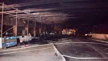 SP: viaduto é interditado após incêndio em comunidade