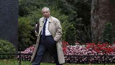 Geoffrey Cox diz que Parlamento britânico é uma 'vergonha'