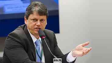 PF passa investigar domicílio eleitoral de Tarcísio de Freitas