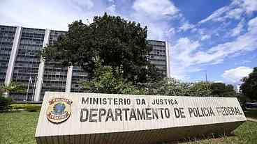 Polícia deflagra operação para investigar desvios do auxílio emergencial