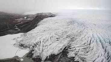 Pesquisadores revelam ameaça tóxica em geleira derretendo na Groenlândia