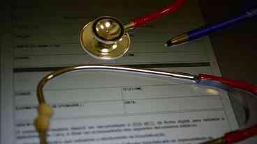 Reclamações contra planos de saúde cresceram quase 50% neste ano