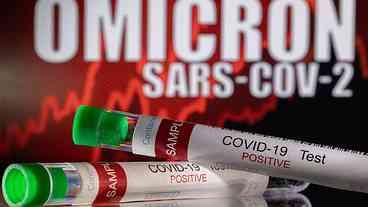 Riscos da Ômicron são 50 a 60% inferiores aos da variante Delta