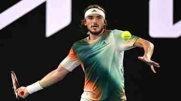 Tsitsipas atropela Sinner e vai às semifinais do Aberto da Austrália