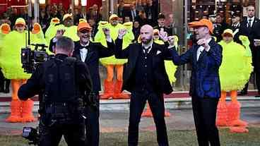 Participação de John Travolta no Festival de Sanremo vira motivo de polêmica