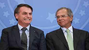 Bolsonaro usa máquina com pacote bilionário de medidas eleitoreiras 