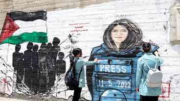 Jornalista palestina foi morta por comboio de Israel, diz jornal