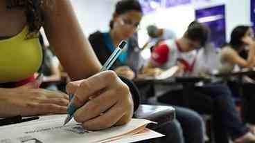 Enem 2024: período para pedir isenção da taxa começa na próxima semana